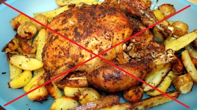 Frittierte fetthaltige Lebensmittel sind bei Pankreatitis verboten.